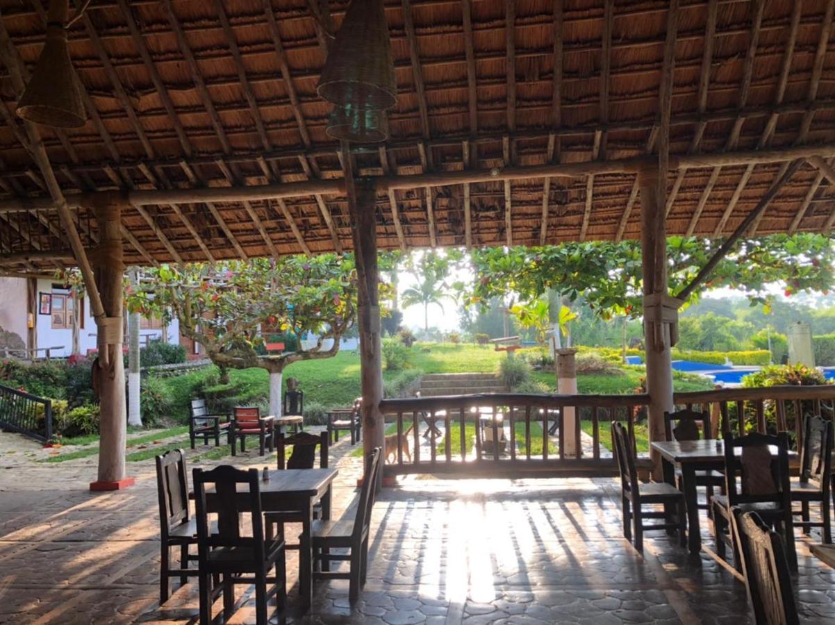 Finca Hotel Palmas Frente A Panaca 金巴亚 外观 照片